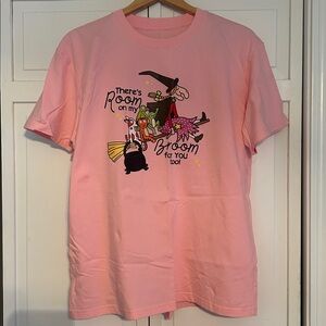 There’s Room On My Broom Pink Halloween Graphic T-Shirt sz L women’s